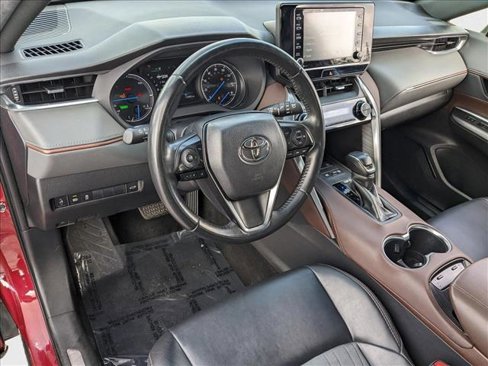 Used 2021 Toyota Venza XLE w/ Carpet Mat Package (TMS) image 10