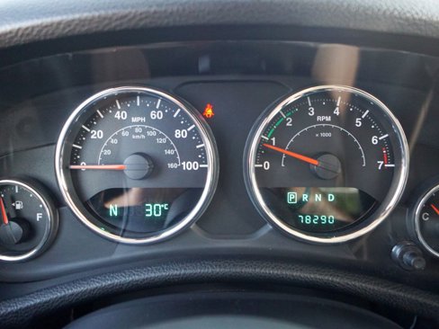 Used 2012 Jeep Wrangler Sahara image 15