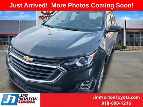 Used 2018 Chevrolet Equinox LS image 2