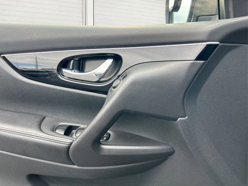 Used 2019 Nissan Rogue Sport SL w/ Premium Package image 15