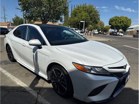 Used 2020 Toyota Camry XSE image 3