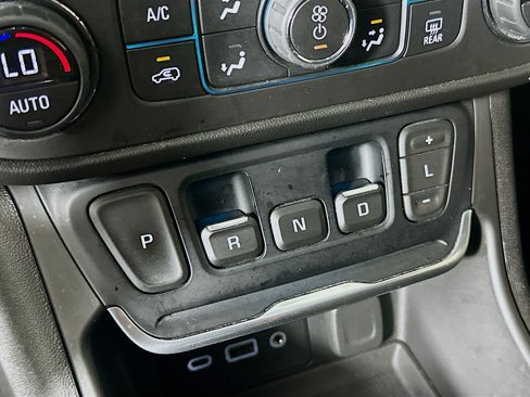 Used 2018 GMC Terrain SLE w/ Driver Convenience Package image 23