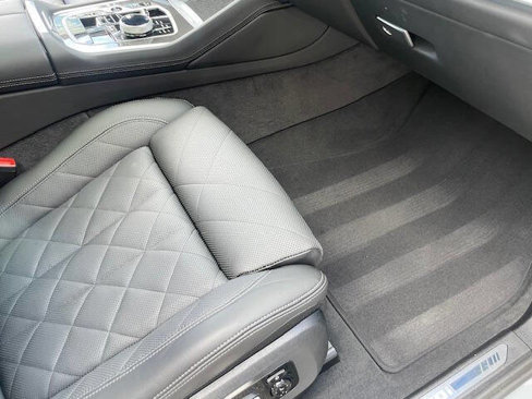 Used 2024 BMW X6 M60i w/ Executive Package image 31