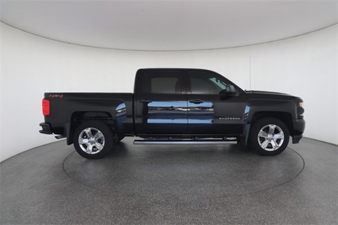 Used 2018 Chevrolet Silverado 1500 Custom image 23