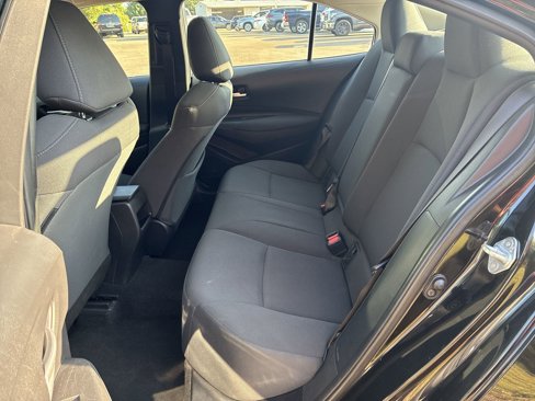 Used 2021 Toyota Corolla LE image 11