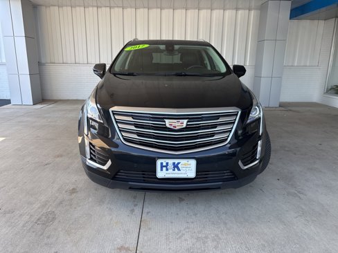 Used 2017 Cadillac XT5 Luxury image 2