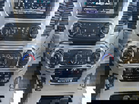 Used 2018 GMC Yukon SLT w/ Premium Edition image 26