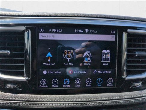 Used 2018 Chrysler Pacifica Limited image 12