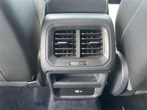 Used 2023 Volkswagen Taos SE image 14