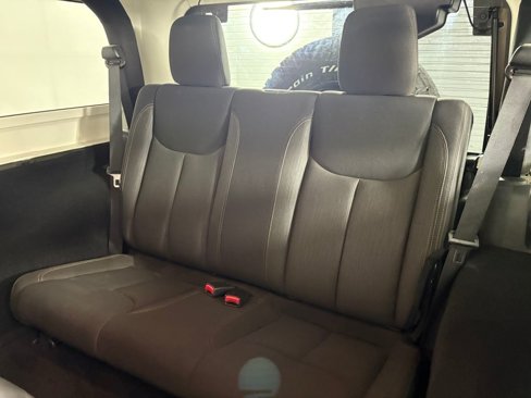 Used 2015 Jeep Wrangler Sahara w/ Connectivity Group image 23