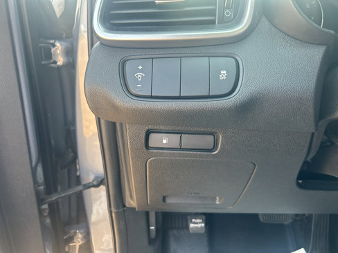 Used 2020 Kia Sorento LX image 23