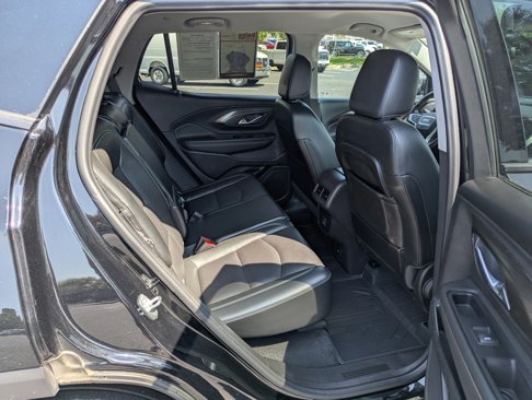 Used 2023 GMC Terrain SLT image 17