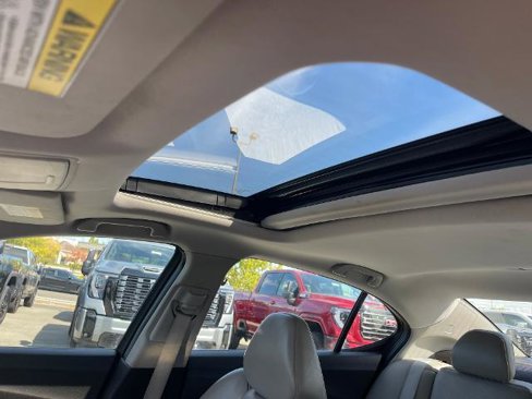 Used 2017 Acura TLX w/ Technology Package image 11