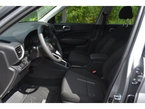 New 2025 Hyundai Venue SE image 7