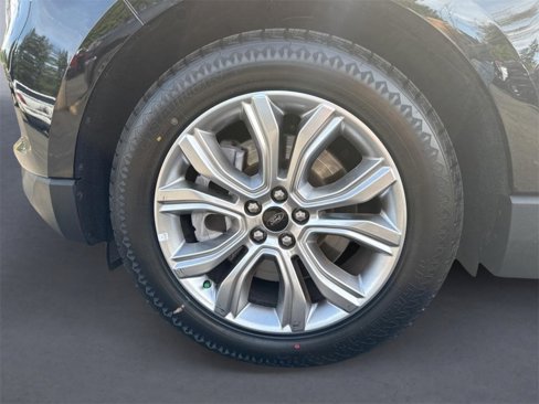 Used 2024 Ford Edge Titanium image 9