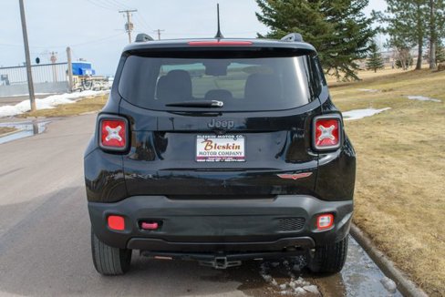 Used 2017 Jeep Renegade Trailhawk image 5