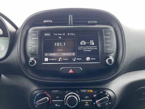 Used 2023 Kia Soul LX w/ LX Technology Package image 19