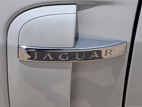 Used 2010 Jaguar XK Convertible image 10