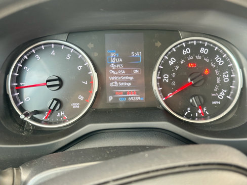 Used 2022 Toyota RAV4 LE image 7