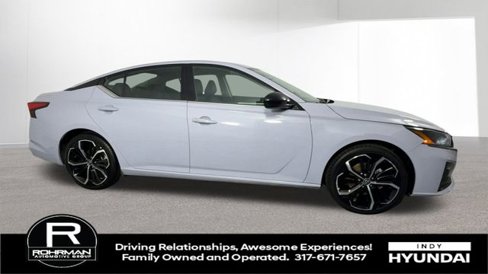 Used 2024 Nissan Altima 2.5 SR image 9
