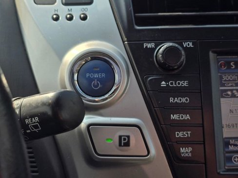 Used 2013 Toyota Prius V image 32
