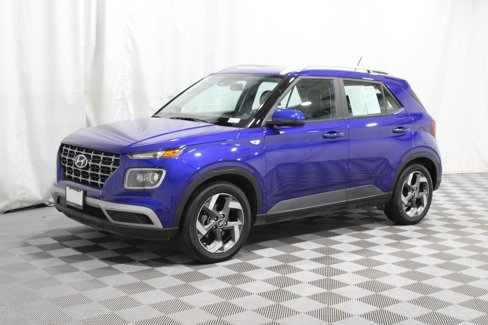 Used 2023 Hyundai Venue Limited image 33