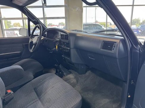 Used 1992 Toyota Pickup Deluxe image 17