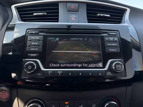 Used 2017 Nissan Sentra SV image 3