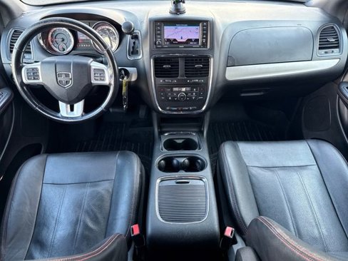 Used 2018 Dodge Grand Caravan GT image 28