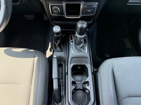 Used 2021 Jeep Wrangler Unlimited Sport image 23