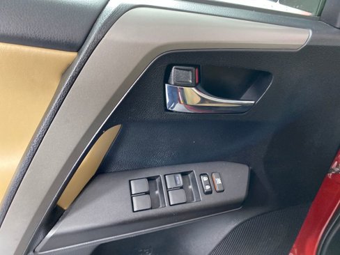 Used 2017 Toyota RAV4 XLE image 11