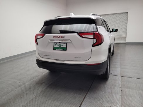 Used 2023 GMC Terrain SLE w/ Driver Convenience Package image 7