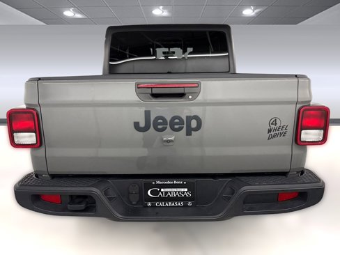 Used 2021 Jeep Gladiator Willys image 10