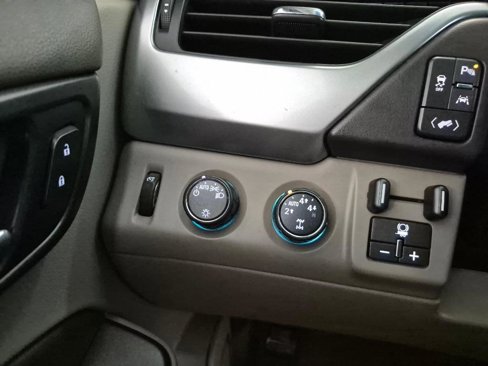 Used 2016 Chevrolet Suburban LT image 27