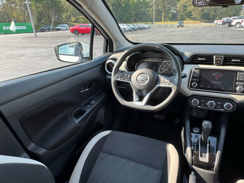 Used 2022 Nissan Versa SV image 18