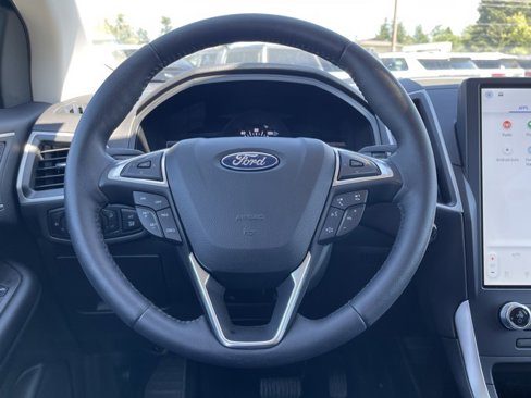 Used 2024 Ford Edge SEL w/ Convenience Package image 13