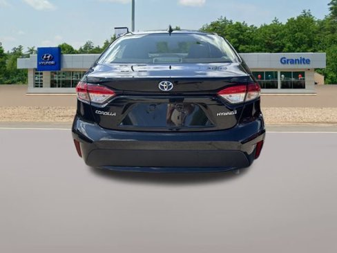 Used 2022 Toyota Corolla LE image 7