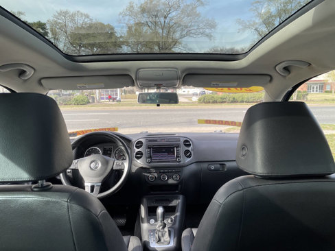 Used 2015 Volkswagen Tiguan SE image 21