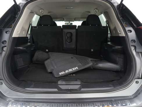Used 2017 Nissan Rogue SV w/ Midnight Edition Package image 14