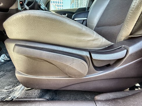 Used 2013 Hyundai Tucson GLS image 14