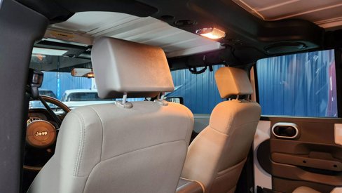 Used 2010 Jeep Wrangler Unlimited Sahara w/ Dual Top Group image 14