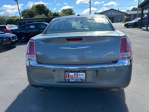 Used 2011 Chrysler 300 Touring image 4