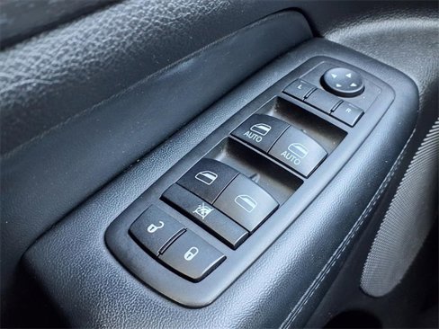 Used 2017 Jeep Grand Cherokee Altitude image 23