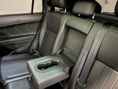 Used 2022 Volkswagen Tiguan SE R-Line image 15