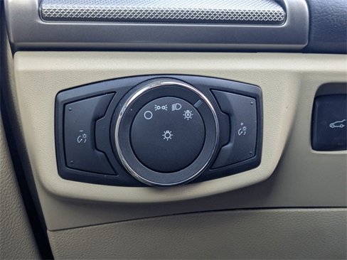 Used 2016 Ford Fusion SE image 21