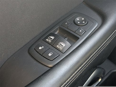 Used 2016 Dodge Challenger SXT image 19