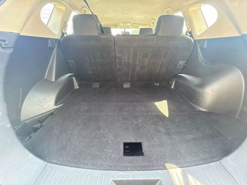 Used 2014 Nissan Rogue S image 16