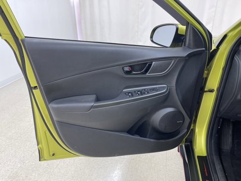 Used 2019 Hyundai Kona Limited image 16