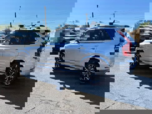 Used 2016 Volvo XC90 T6 Momentum w/ Momentum Plus Package image 8