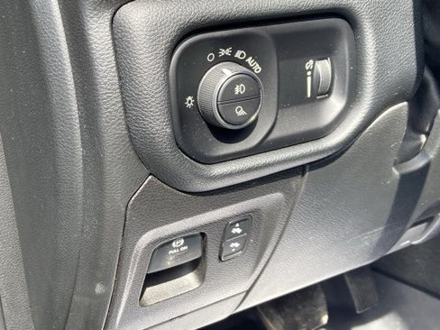 Used 2021 RAM 1500 Big Horn image 18